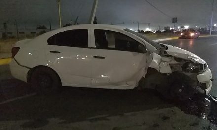 Por falla mecánica, choca al norte de Saltillo
