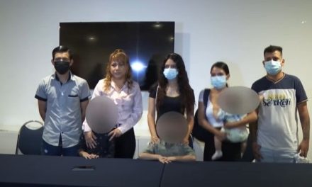 Al morir su ’esposo’ se enteró que era la ‘capillita’; ahora peleará la herencia con la ‘catedral’