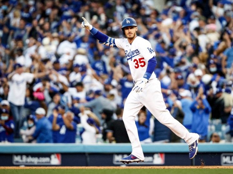 Dodgers siguen vivos y hoy lanzará Julio Urías para mantener la esperanza