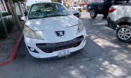 Carambola deja estela de caos y daños en bulevar de Saltillo