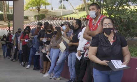 Responden jóvenes a aplicación de segunda dosis en Saltillo