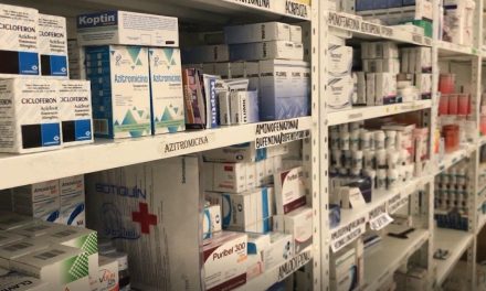 Pacientes con VIH se quedan sin medicina: Jaime Bueno