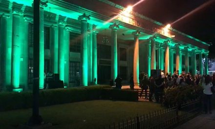 Iluminan de verde el Congreso del Estado en honor a personas de talla pequeña