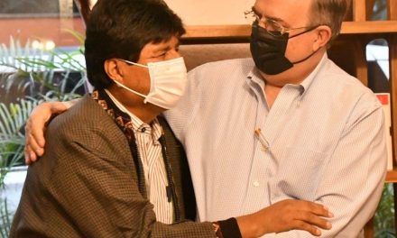 Evo Morales regresa a México y se reúne con Marcelo Ebrard