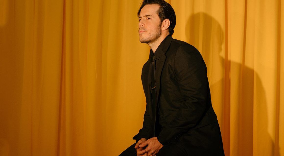 Quince Mil Días; José Madero presenta una canción de redención