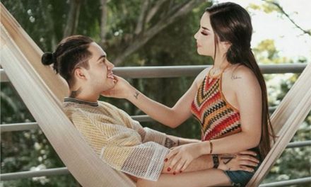 Kimberly Loaiza y JD Pantoja por encima de Christian Nodal y Belinda