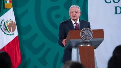 AMLO explota contra la OMS; la califica de ‘ineficiente y desidiosa’ por no certificar todas las vacunas contra el covid