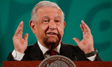 AMLO llama retrógradas a políticos que se oponen al plan de Agua para La Laguna