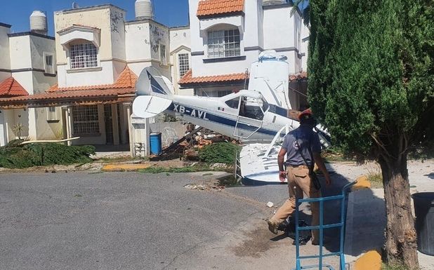 Avioneta se desploma sobre casa en Celaya, Guanajuato