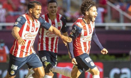 Chivas derrota al Toluca y sueña con la liguilla