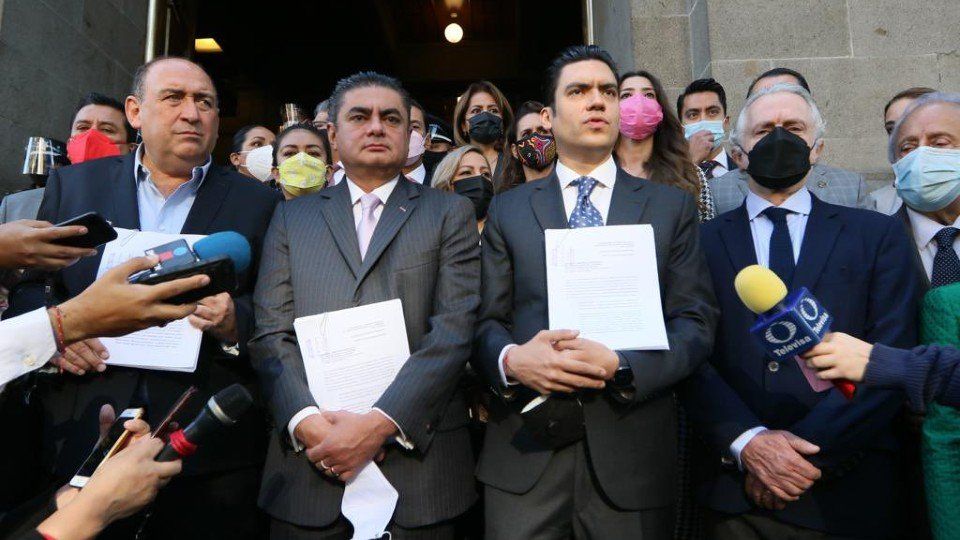 ‘Va por México’ impugna ante Corte la Ley de Revocación de Mandato