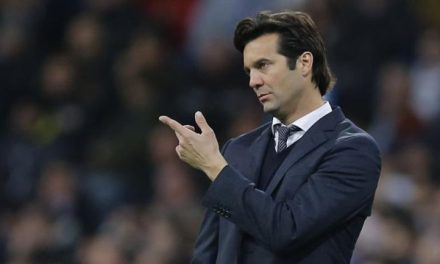Santiago Solari siente los colores del América y lo captan cantando porras