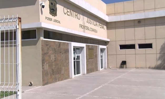 Dos detenidos con armas, droga y equipo táctico en Cuatro Ciénegas