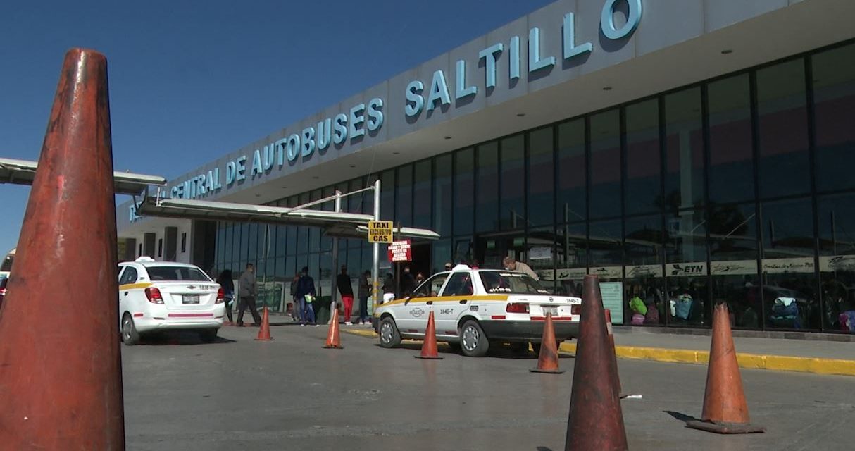 Transportistas piden retiren señalización en central de autobuses