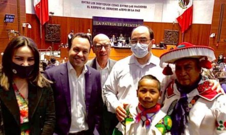 Yuawi reaparece en el Senado y canta el ‘na, na, na’ del ‘Movimiento Naranja’