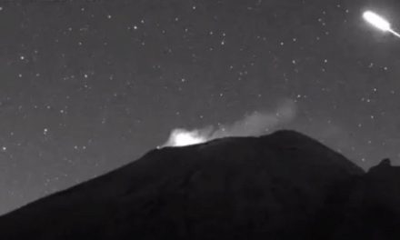 Cámara de Popocatépetl capta el regreso de la cápsula Dragon Space X en su regreso a la Tierra (video)