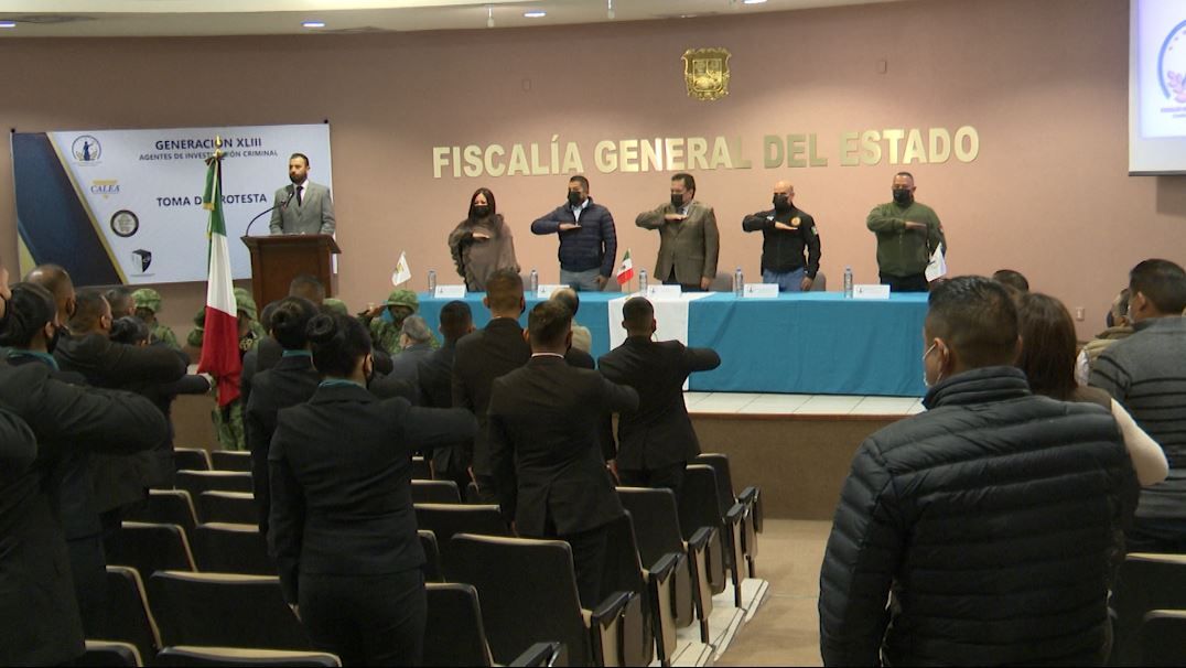 Se gradúan cadetes para la FGE: juran servir al estado para mantener la seguridad