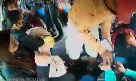 ‘¡Por favor mi mamá está enferma, voy al hospital!’; usuaria le ruega a asaltante que no la robe (video)