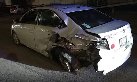 Ebrio ‘da un llegue’ a coche en bulevar de Saltillo y hiere a su víctima