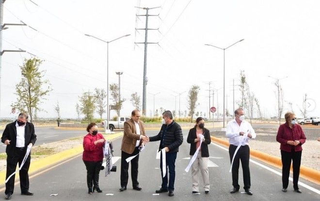 Entrega Miguel Riquelme obras de infraestructura vial en Piedras Negras