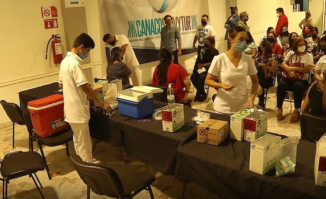 Extenderán vacunación contra covid durante un mes en Torreón
