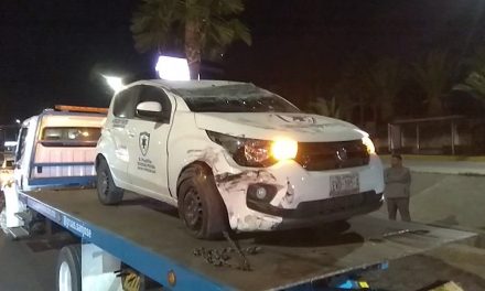 Resultan ilesos tras volcadura en bulevar al oriente de Saltillo
