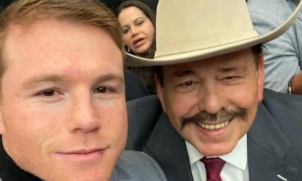 Armando Guadiana presume su foto con el ‘Canelo’ Álvarez
