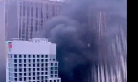 Se incendia un edificio cercano al Rockefeller Center de Nueva York