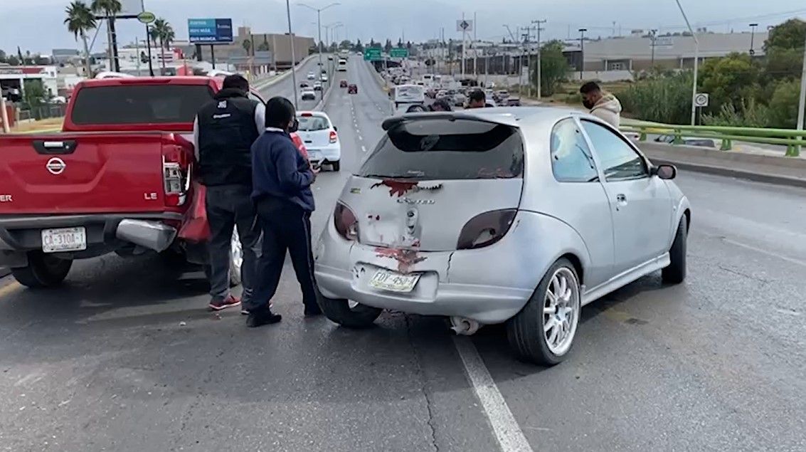 Accidente múltiple al norte de Saltillo deja cuantiosos daños materiales