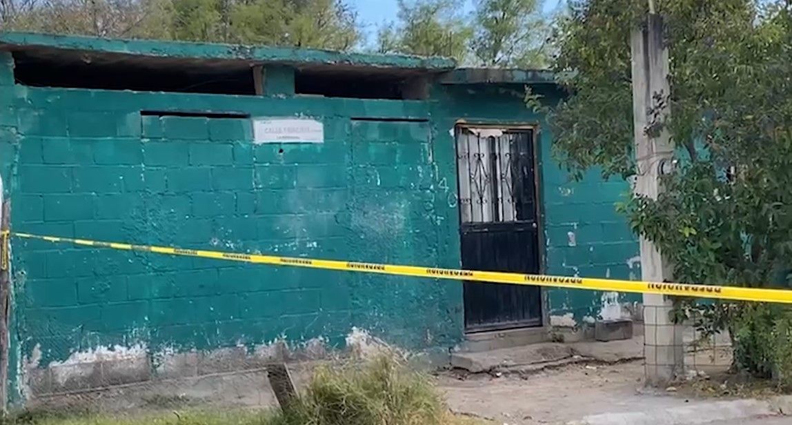 Encuentran a un hombre sin vida en un lote baldío en Saltillo