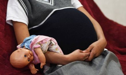 Más de dos mil niñas entre 12 y 17 años se han convertido en mamás en Yucatán