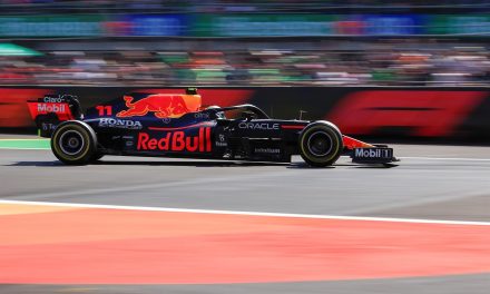 ‘Checo’ Pérez hace historia en el GP de México al llegar en tercer lugar