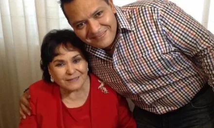 ‘Le dije al oído del cariño de la gente y su barbilla se movió un poco’; sobrino de Carmen Salinas