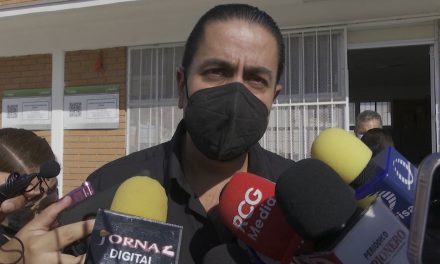 Debe aplicarse otra vacuna a maestros de Coahuila: Chema Morales