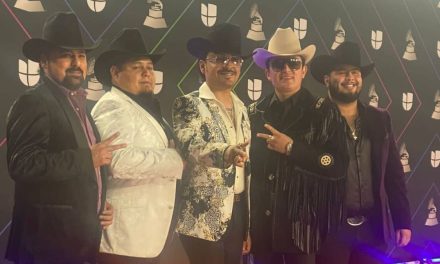 ‘¡Viva México! ¡Arriba Coahuila!’; Los Dos Carnales