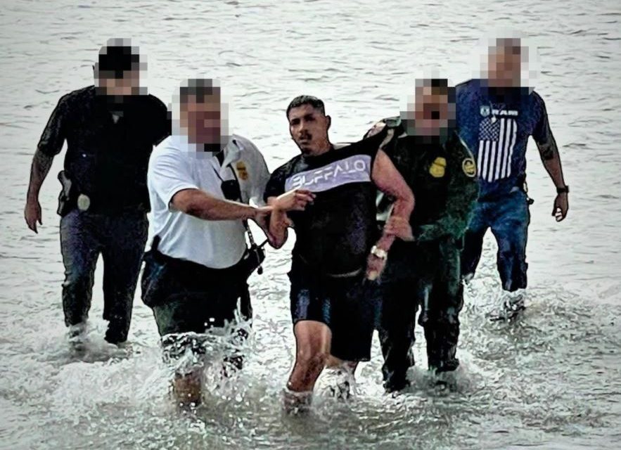 Atrapan en EU a integrante de Los Zetas; intentaba escapar a México