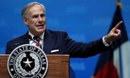 Gobernador de Texas le pide ‘agresividad’ a Joe Biden con AMLO por temas de energía y migración