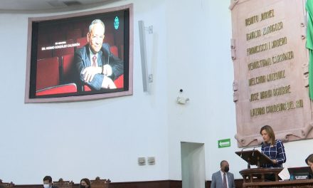 Rinden homenaje a Higinio González en el Congreso de Coahuila