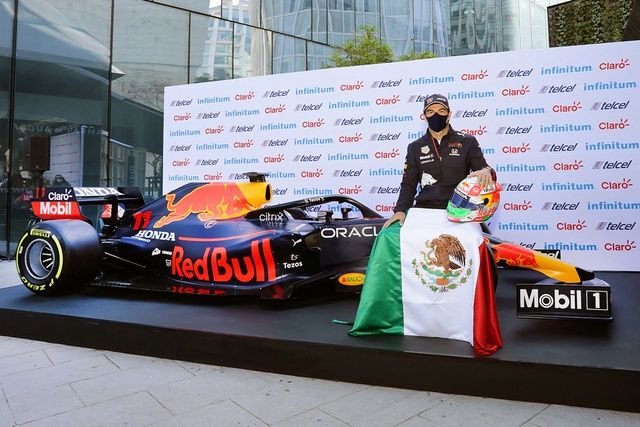 Realiza Checo Pérez demostración en el Red Bull Show Run CDMX 2021