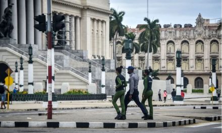 La Habana amanece sitiada por policías, opositores… y con regreso a clases presenciales