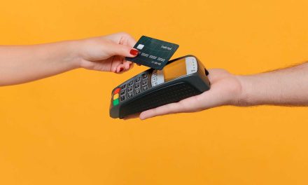 Negocios no deben cobrar comisión por pago de tarjeta: Condusef y Profeco
