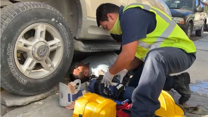 Lo aplasta su propia camioneta