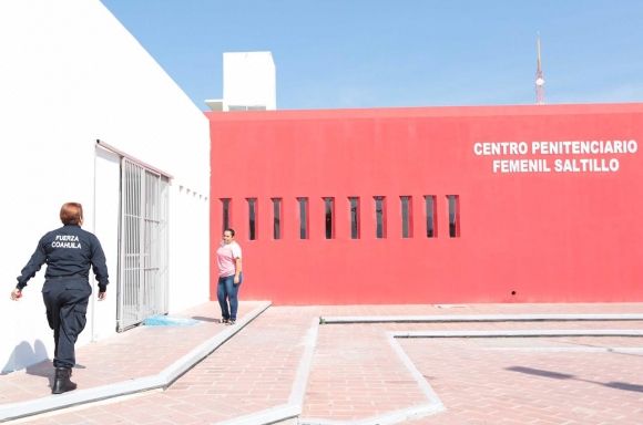 Reportan brote de covid en penal femenil de Saltillo