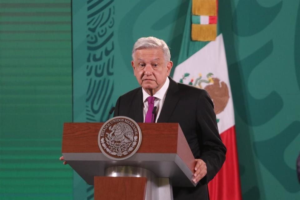 Garantizar medicamentos gratuitos no es comunismo: AMLO