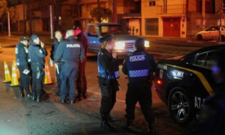 Conductor borracho arrolla y mata a su amigo cuando intentaba escapar de alcoholímetro