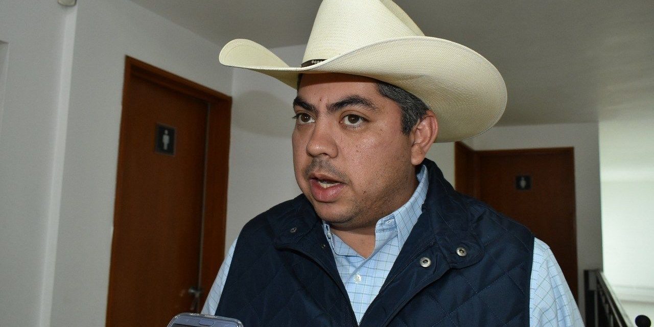 UIF abre carpeta y responde a denuncias contra Paredes