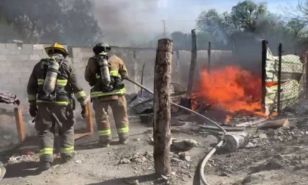 Se registra incendio en tejaban de saltillo, queda en cenizas
