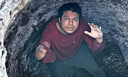 Joven se escapa de hospital psiquiátrico y lo encuentran en una alcantarilla