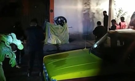 Joven de 17 años muere al caer de su motocicleta en Parras
