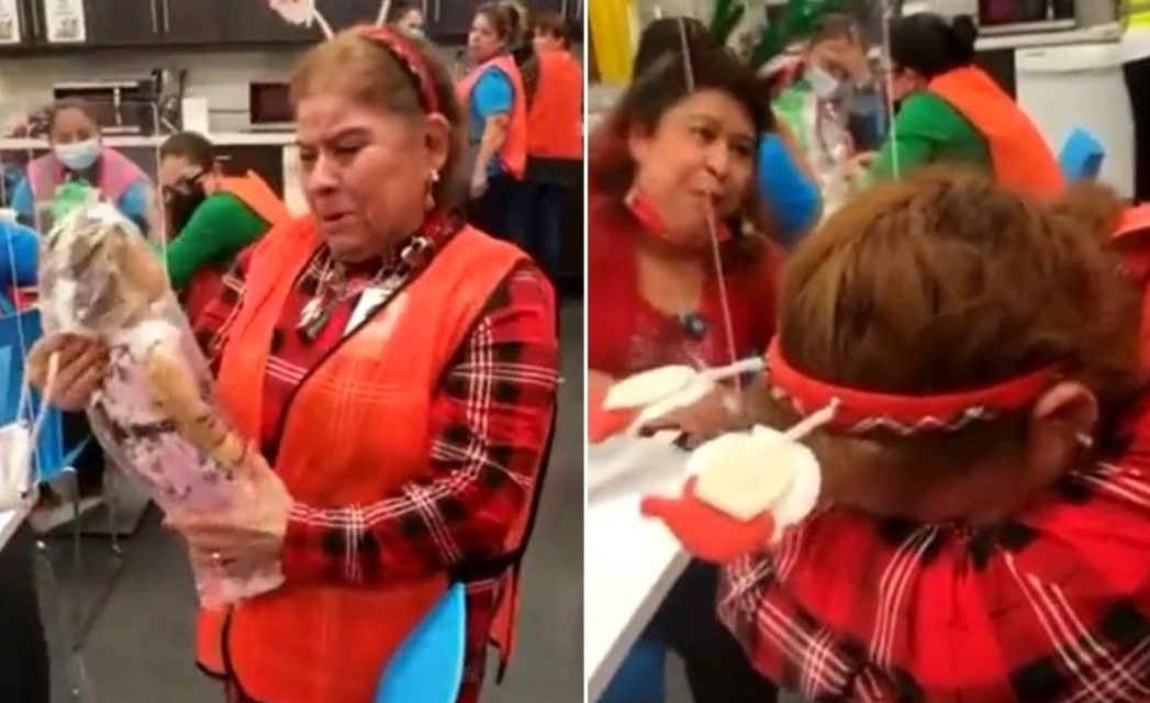 ‘Yo nunca tuve una en mi vida’; Señora rompe el internet al recibir su primera muñeca